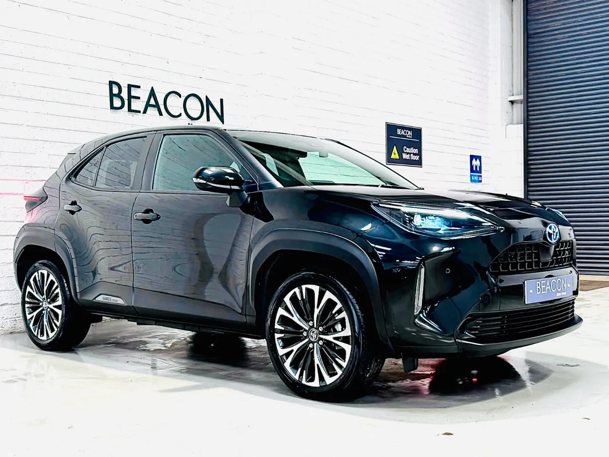 2024*9,000 MILES*HYBRID SPORT TOYOTA YAIRS CROSS Z - Image 5
