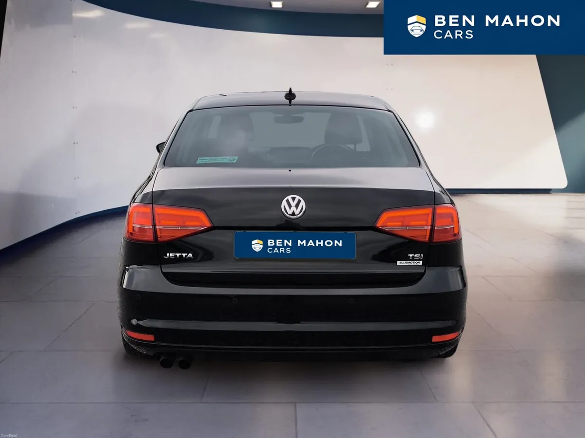2017 Volkswagen Jetta Highline 1.4 TSI Petrol - Image 4