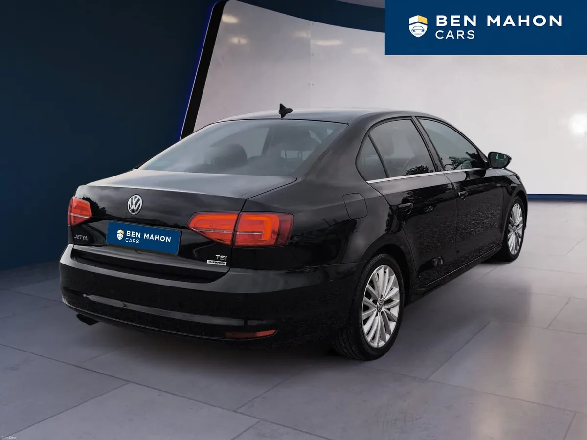 2017 Volkswagen Jetta Highline 1.4 TSI Petrol - Image 5