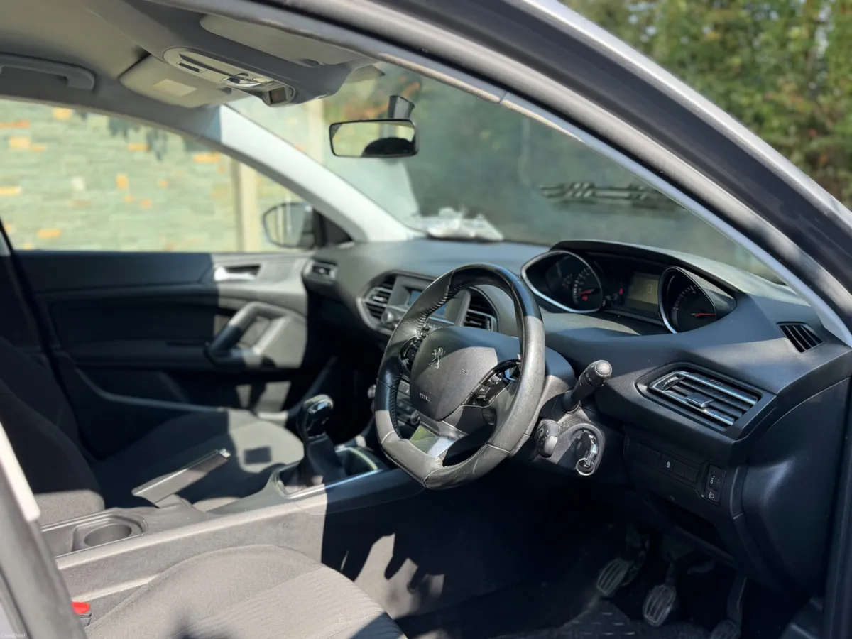 Peugeot 308 2015 - Image 5