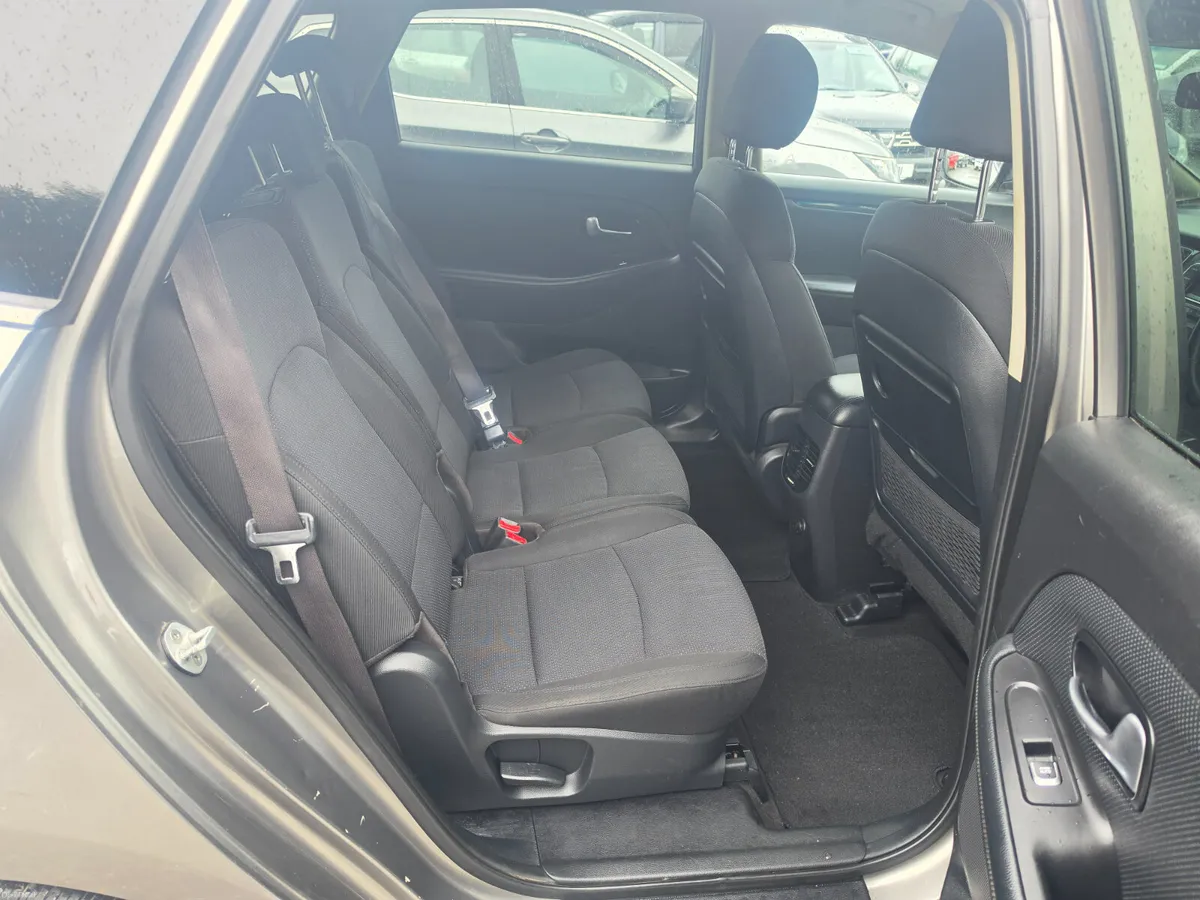 Kia Carens 2016 - Image 6
