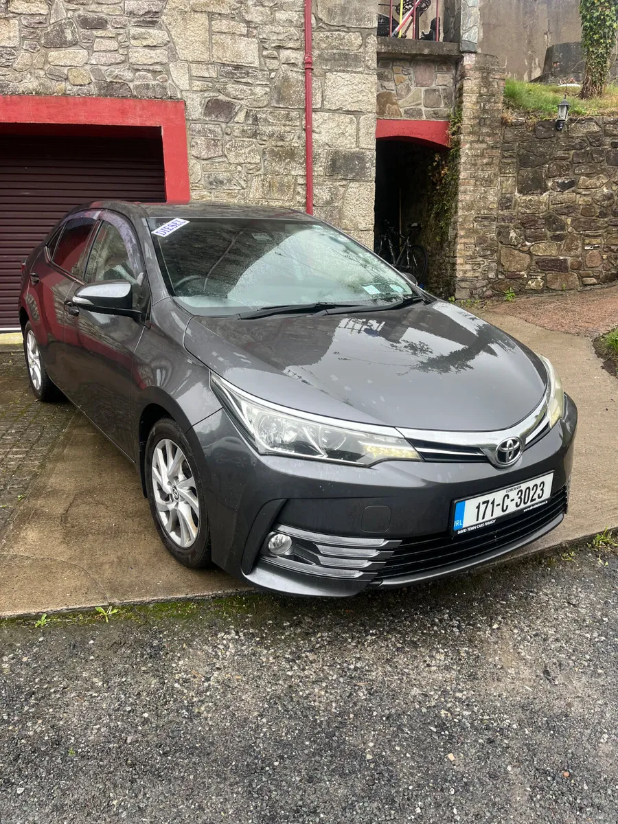 Toyota Corolla 2017 - Image 1