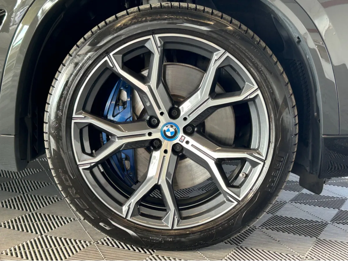 BMW X5 XDRIVE50E M SPORT*PRO /TECH/ COMFORT PACKS* - Image 5