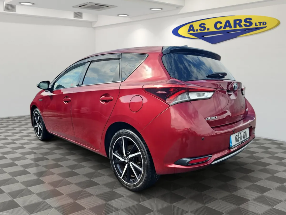 Toyota Auris HYBRID LUNA SPORT AUTO 4DR - Image 5