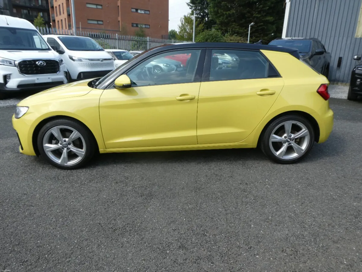 Audi A1 Sportback 1.5 TFSI - Image 2