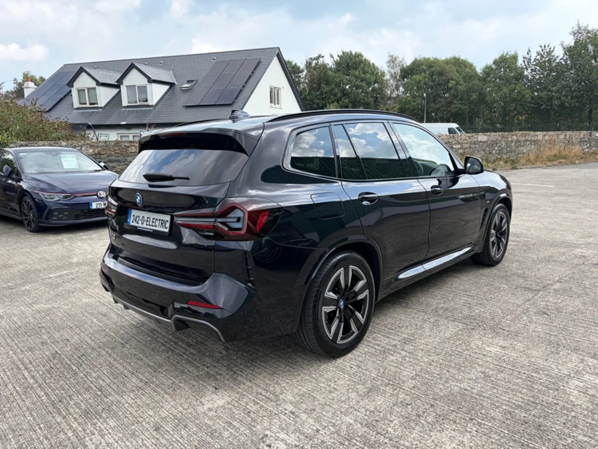 BMW iX3 M-SPORT CARBON BLACK WITH OYSTER LEATHER - Image 3