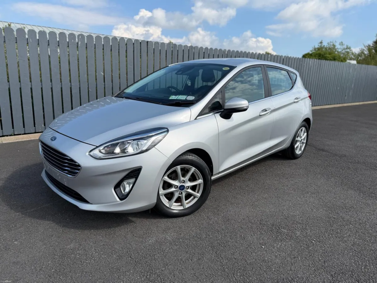 Ford Fiesta 1.1 ZETEC 85PS 3DR - Image 4