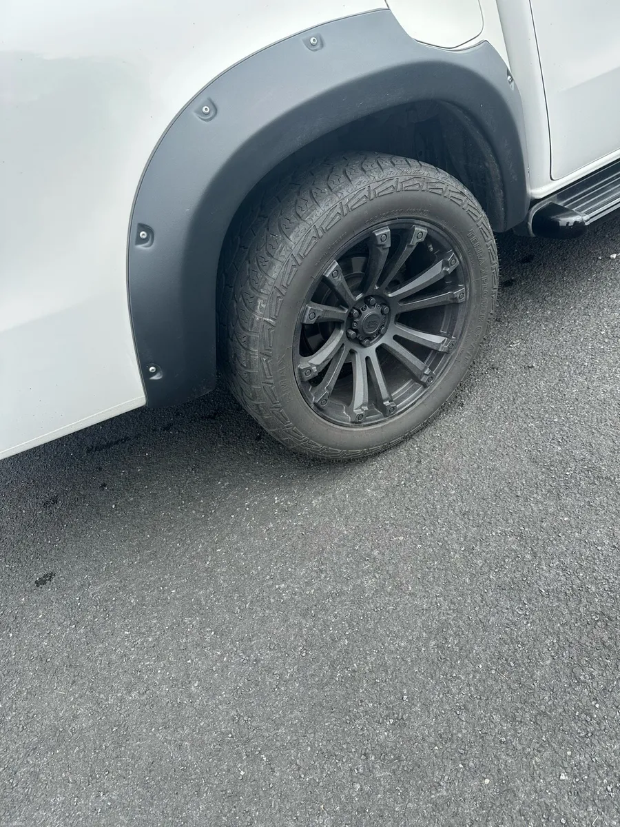Mercedes - Image 6