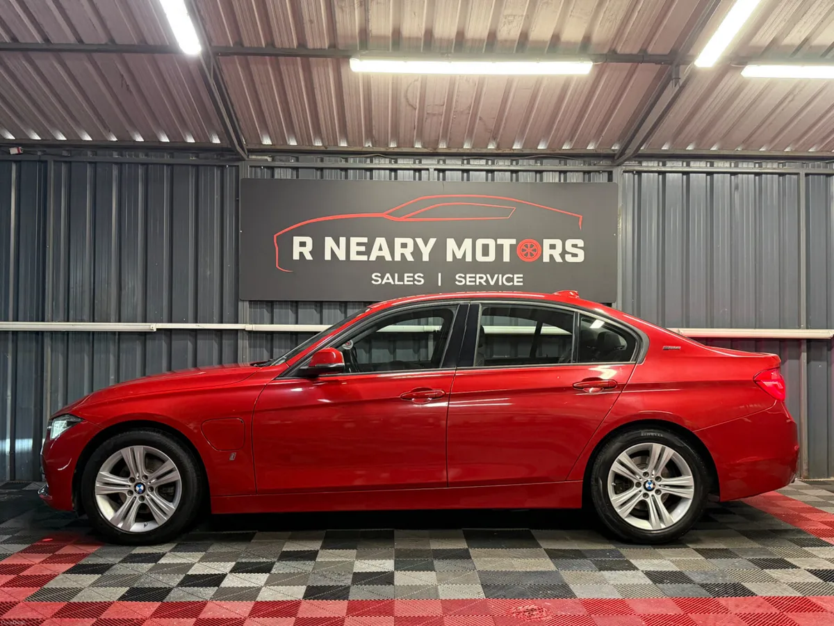 2018 BMW 3-Series  330e Sport Automatic - Image 3