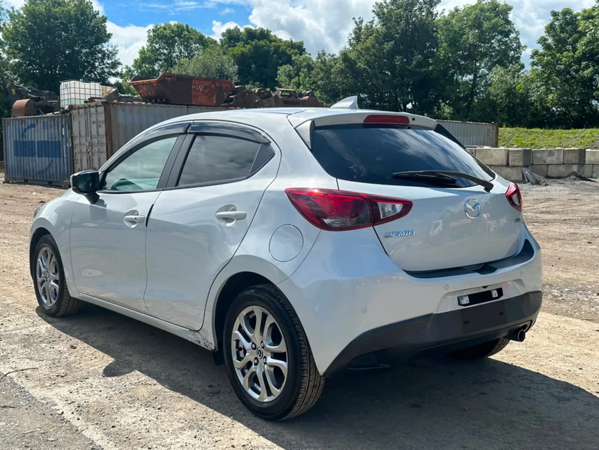 Mazda Demio XD 1.5L DIESEL NOBLE CRIMSON - AUTOMAT - Image 6
