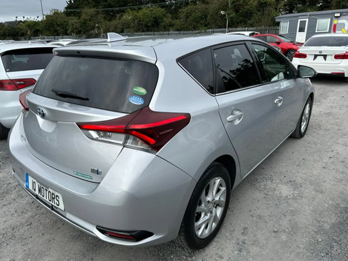 Toyota Auris 1.8L Automatic  Pertol Hybrid Low Mil - Image 4