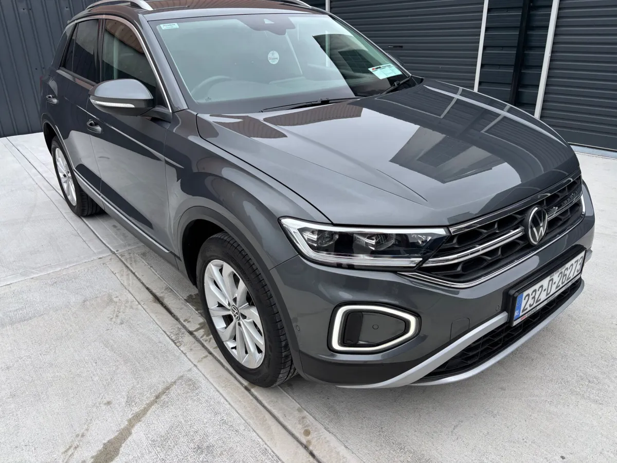 2023 Volkswagen T-Roc STYLE 1.5 TSI 150 HP DSG - Image 1