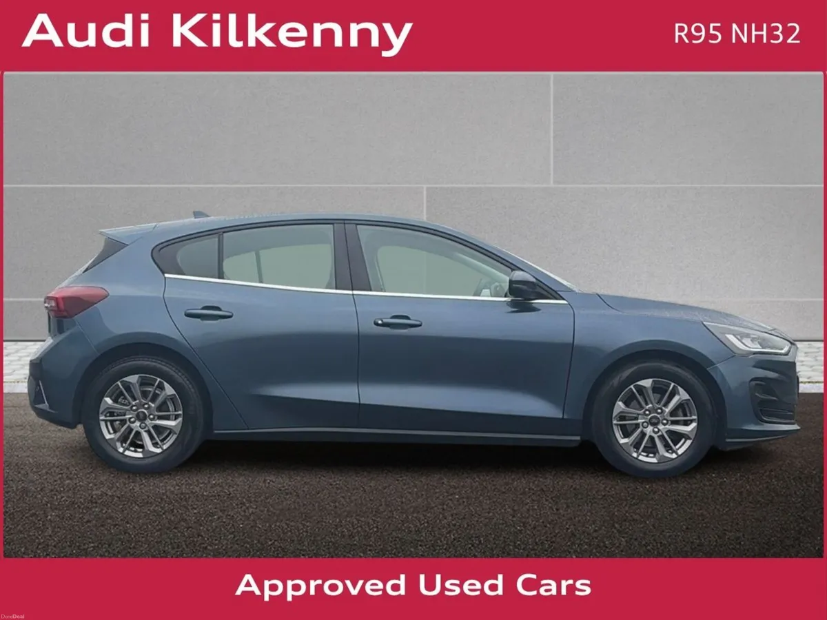 Ford Focus TITANIUM 1.0 T 125 BHP 5DR *1 OWNER - P - Image 4