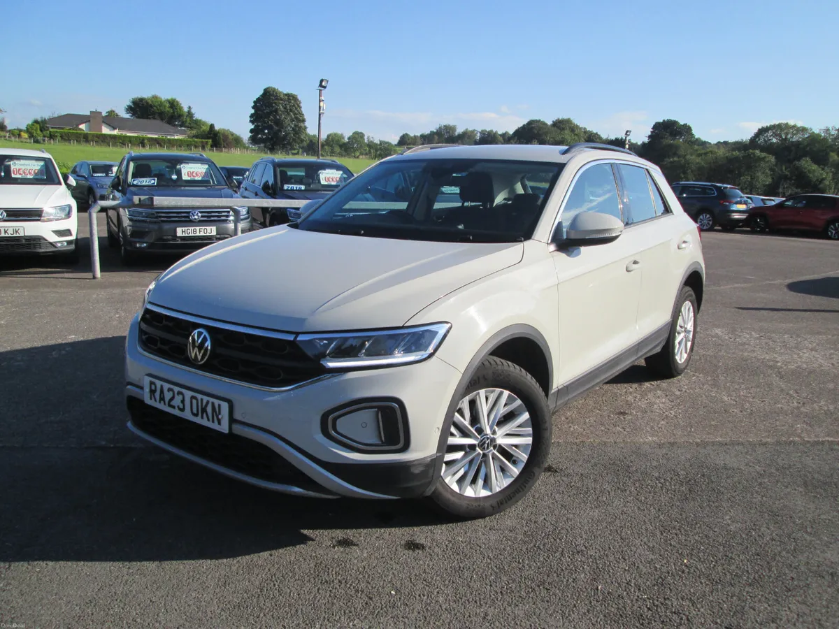 2023  VOLKSWAGEN   T-ROC  2.0  TDI  EVO  LIFE  5DR - Image 2