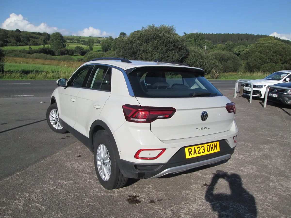 2023  VOLKSWAGEN   T-ROC  2.0  TDI  EVO  LIFE  5DR - Image 5