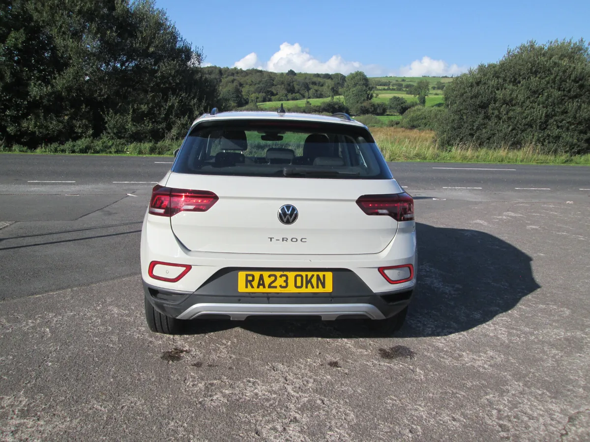 2023  VOLKSWAGEN   T-ROC  2.0  TDI  EVO  LIFE  5DR - Image 6