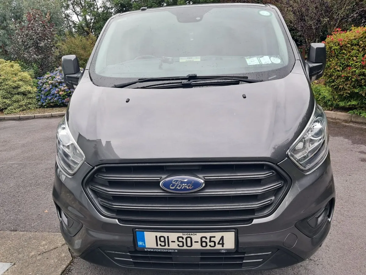 Ford Transit Custom Kombi 9 Seater 2019 - Image 6