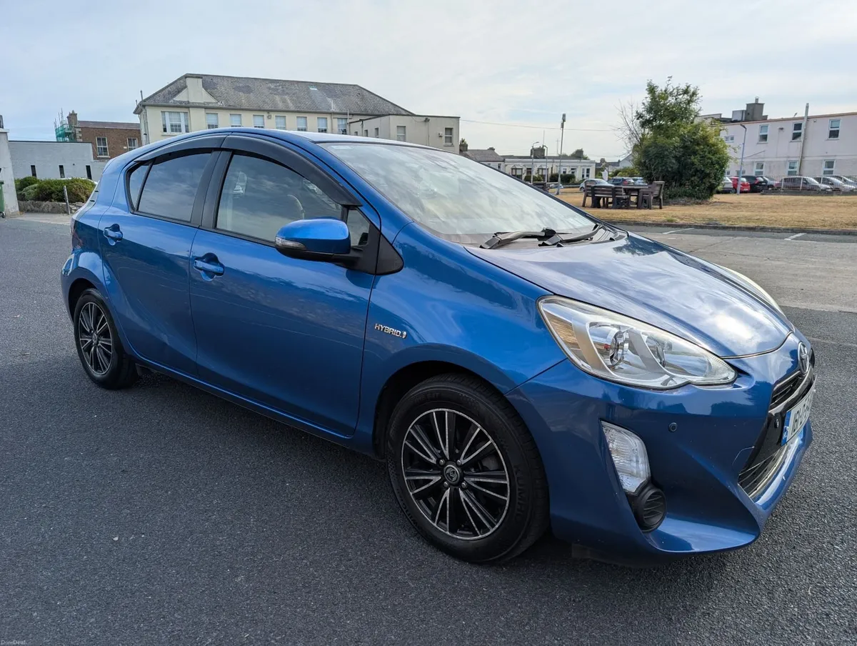 Toyota Aqua 2016 - Image 2