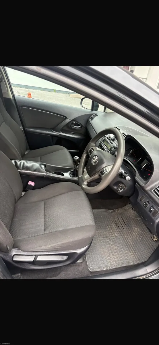 Toyota Avensis 2011 - Image 4