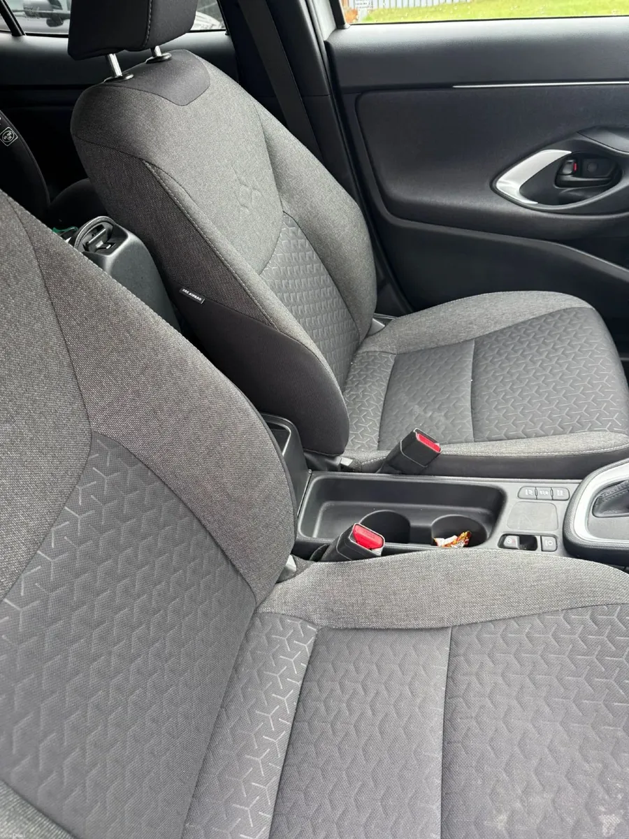 Toyota Yaris Cross 2023 - Image 6