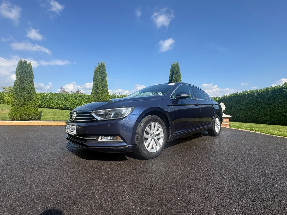 Volkswagen Passat 2016 - Image 2