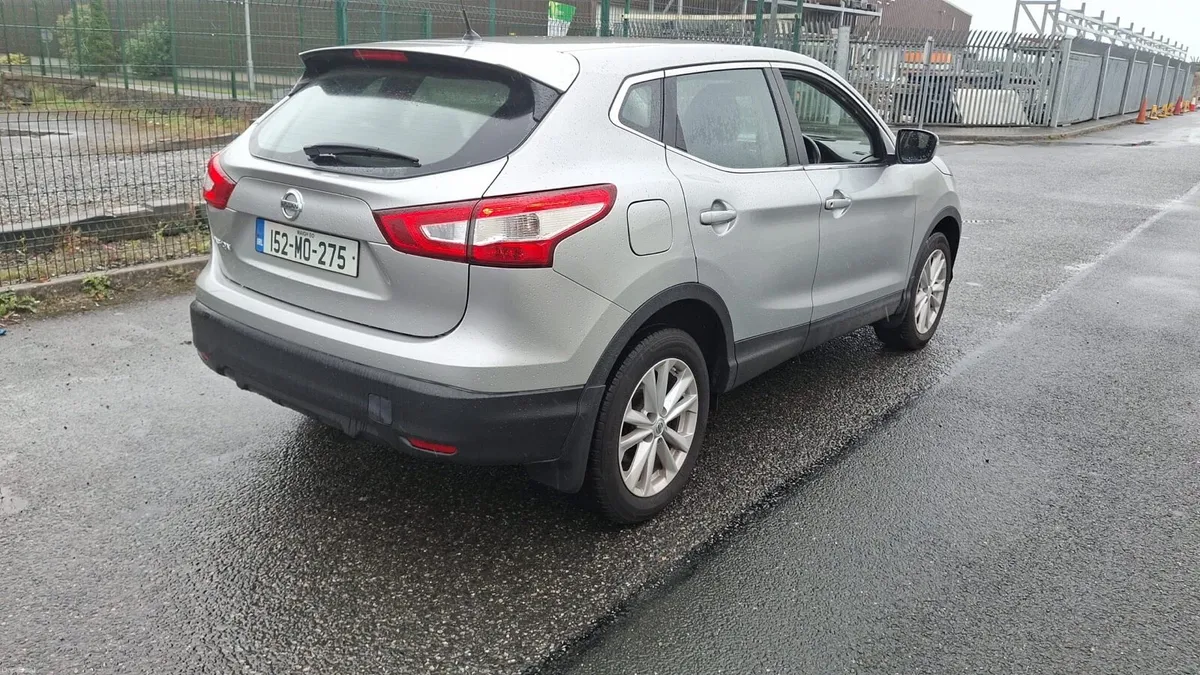 2015 Nissan Qashqai automatic - Image 5