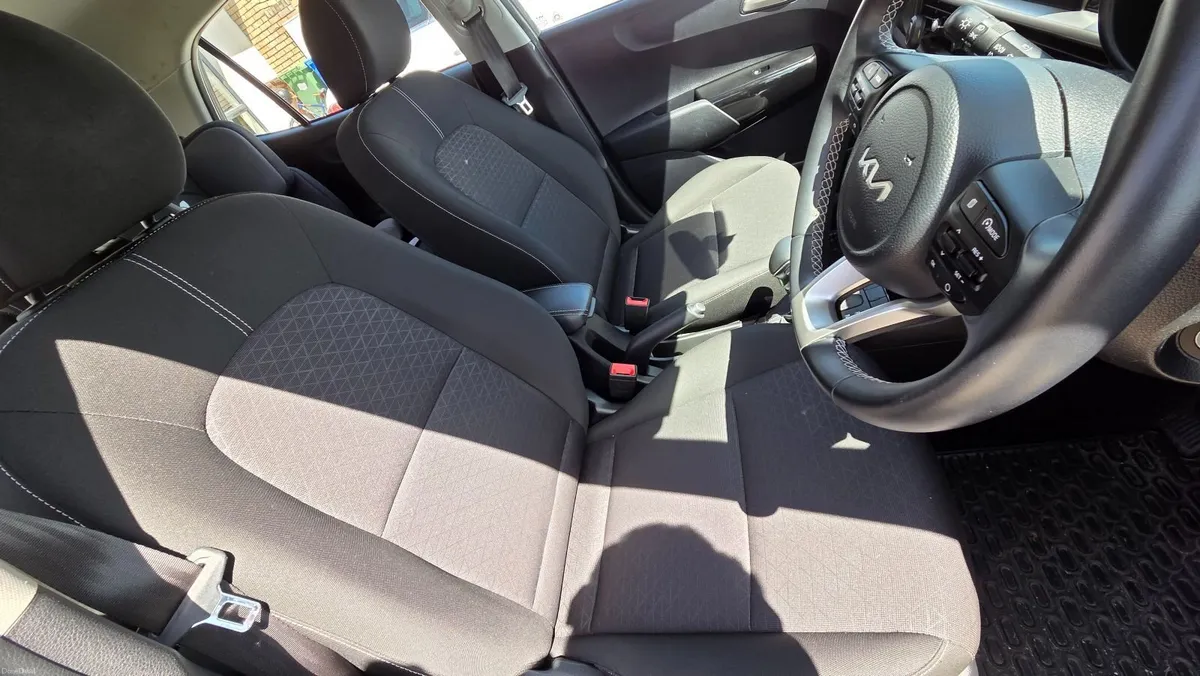 2023 (232) Kia Picanto Petrol Automatic - Image 6