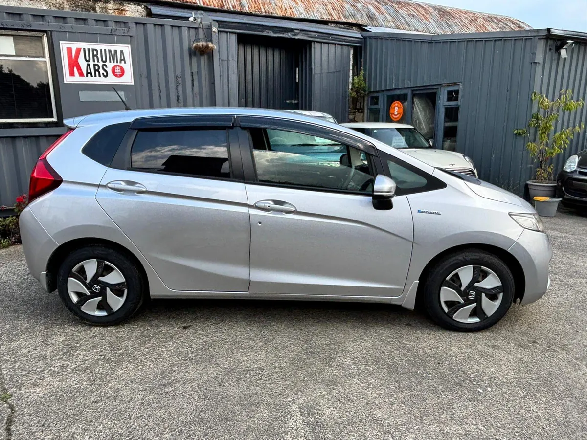 🚗 2013 Honda Fit Hybrid – Only 47,000 KM! 🚗 - Image 2