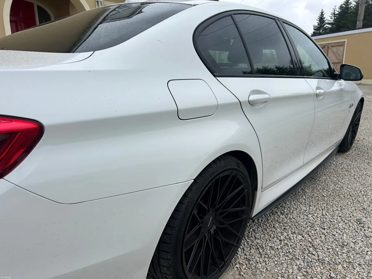 BMW 5-Series 2014 - Image 2