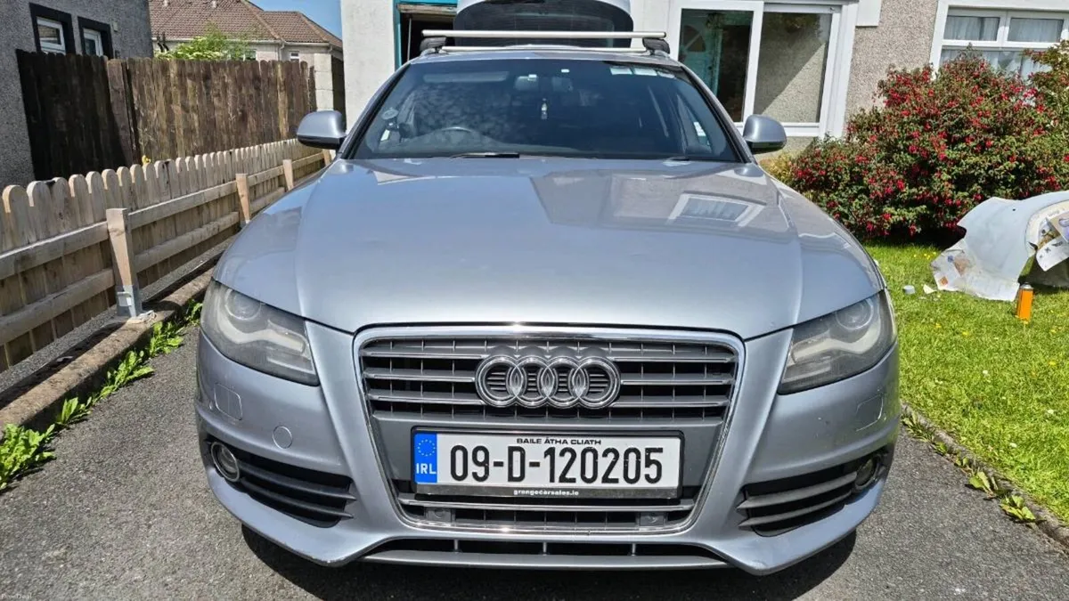 Audi A4 Avant S-Line 2.0TDI 2009 - Image 1