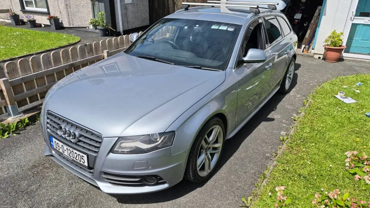 Audi A4 Avant S-Line 2.0TDI 2009 - Image 2