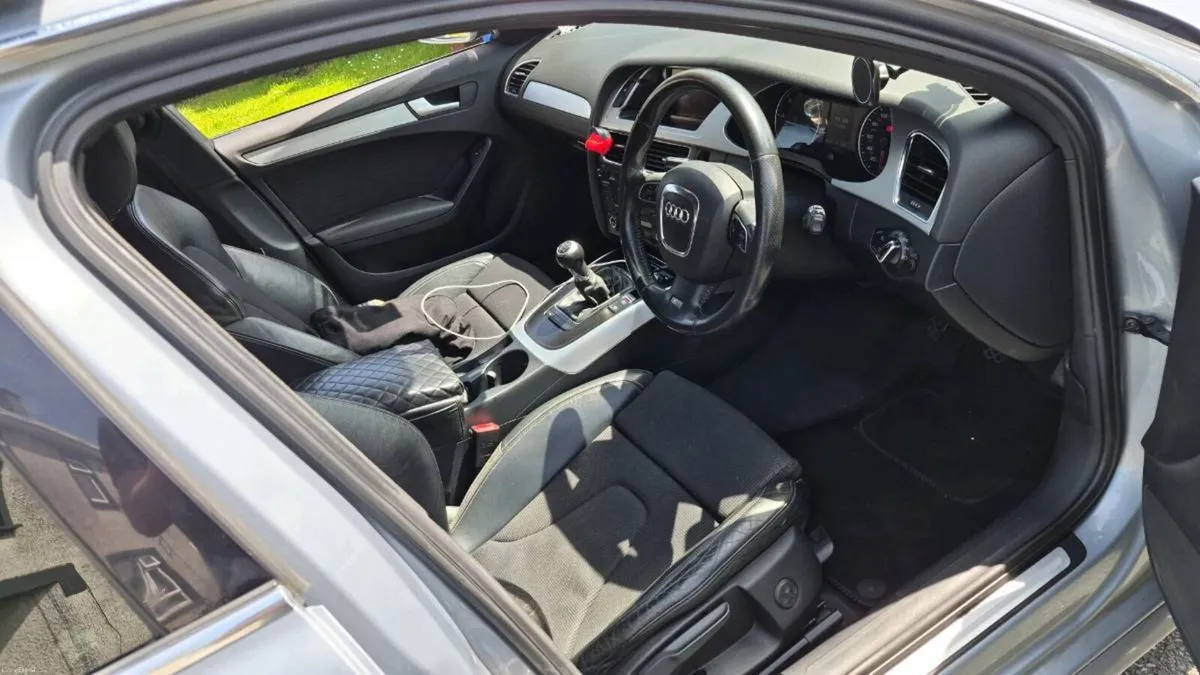 Audi A4 Avant S-Line 2.0TDI 2009 - Image 5