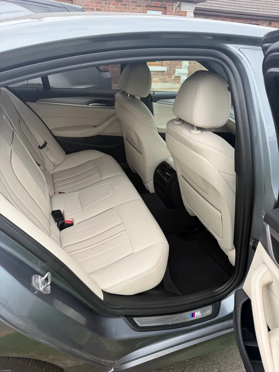 Car - Image 6