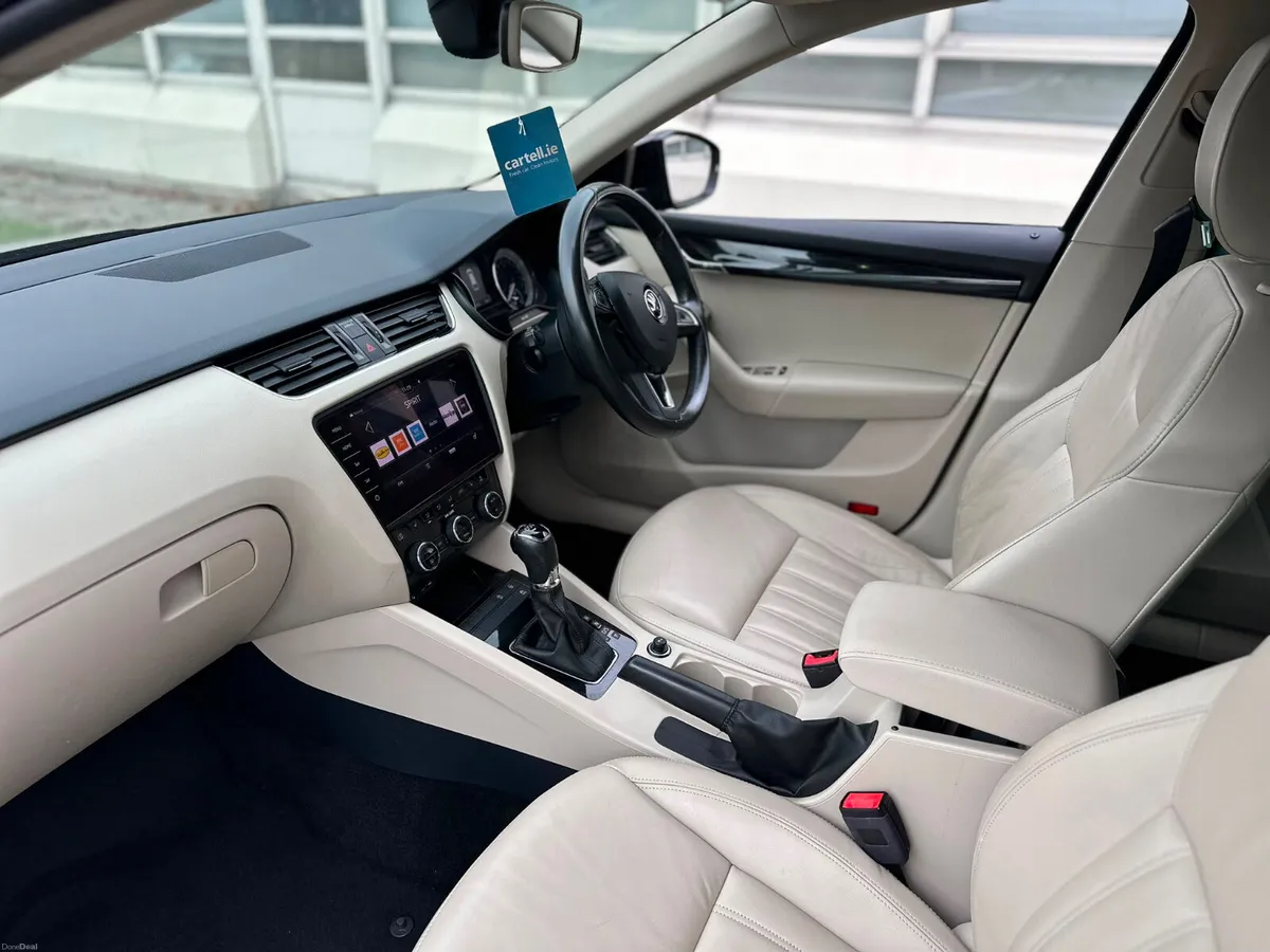 Skoda Octavia 2017 Automatic - Image 5