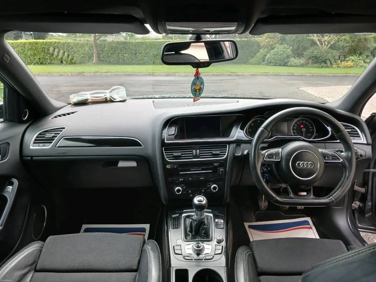 Audi A4 S-Line Black edition - Image 4