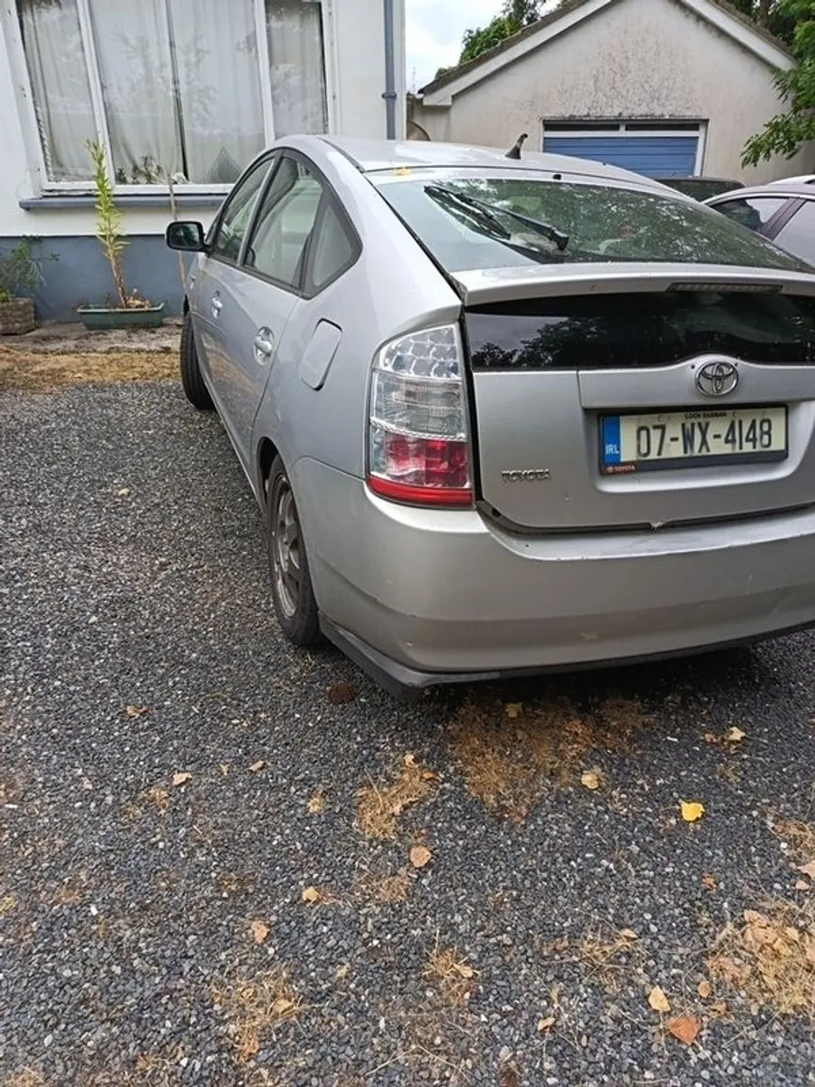 2007 Toyota Prius - Image 2