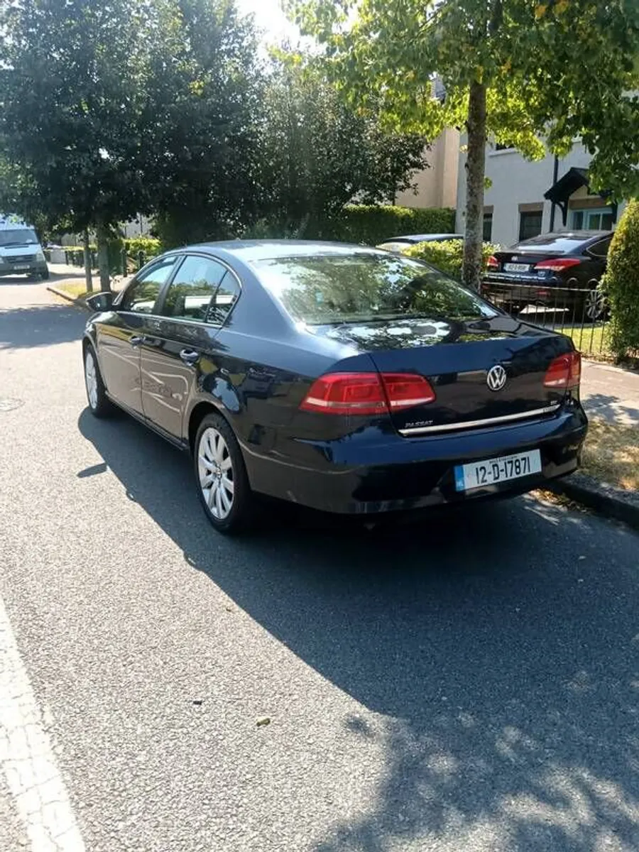 2012 Volkswagen Passat - Image 2