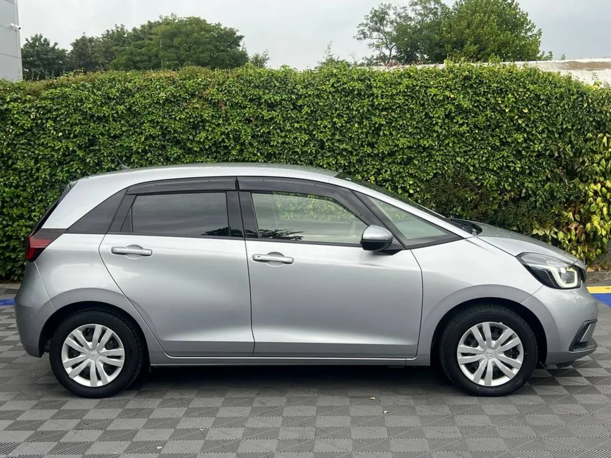 Honda Fit 1.5 HYBRID AUTO // DIGITAL CLUSTER // PA - Image 2