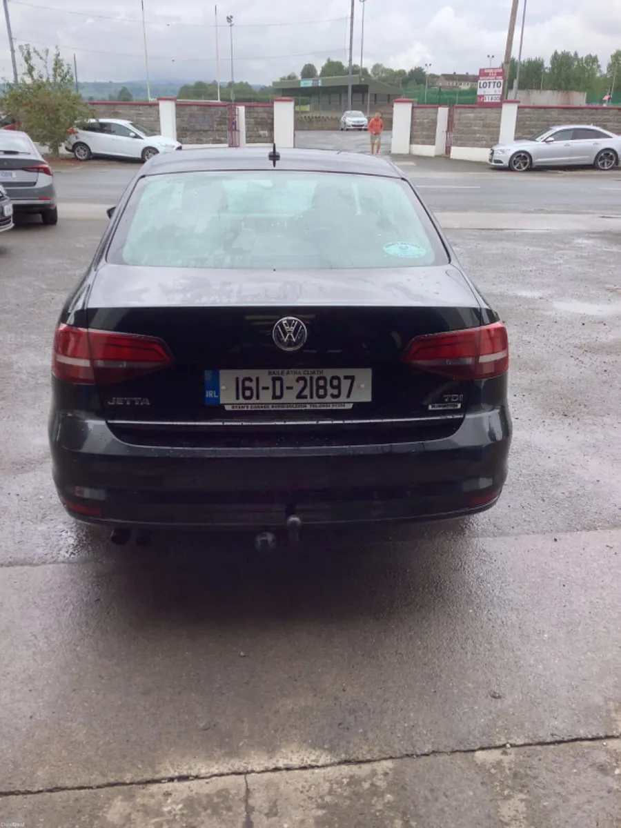 Volkswagen Jetta 2016 - Image 4