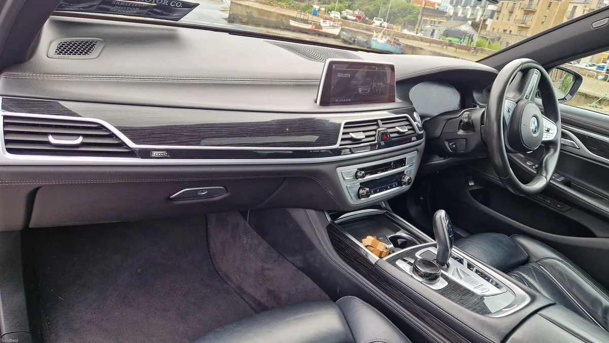 BMW 7-Series 2019 - Image 6