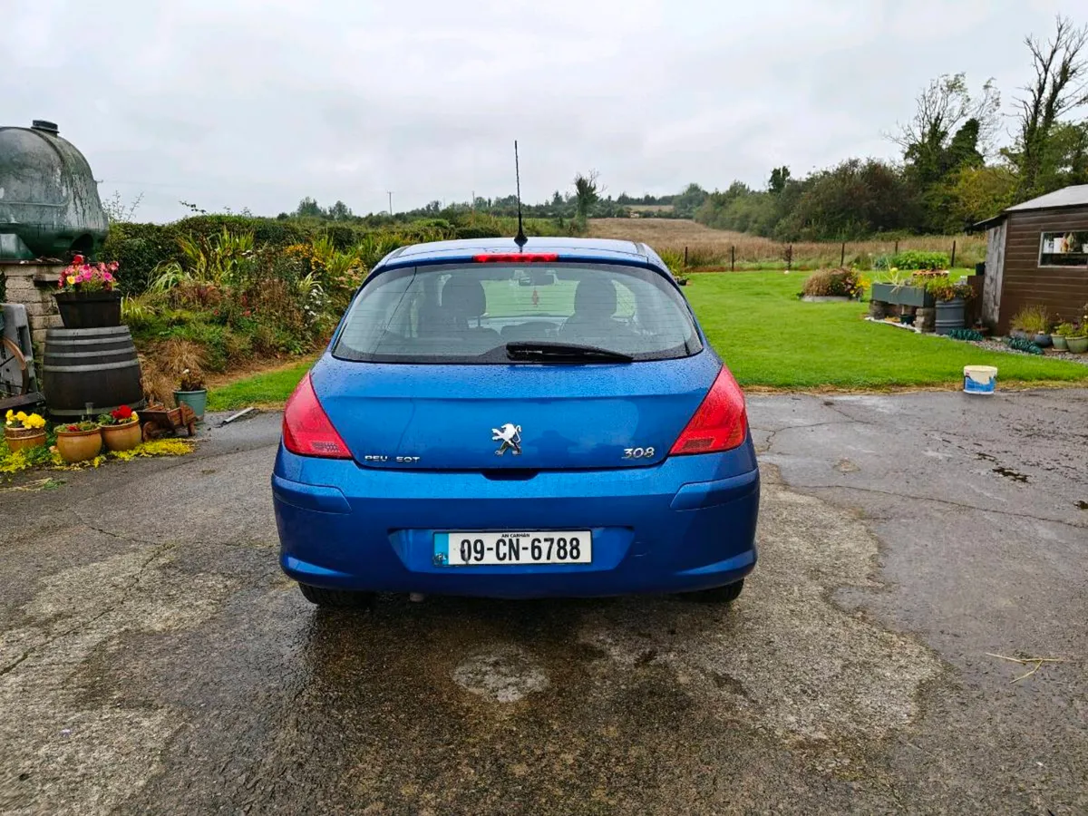 Car - Image 2