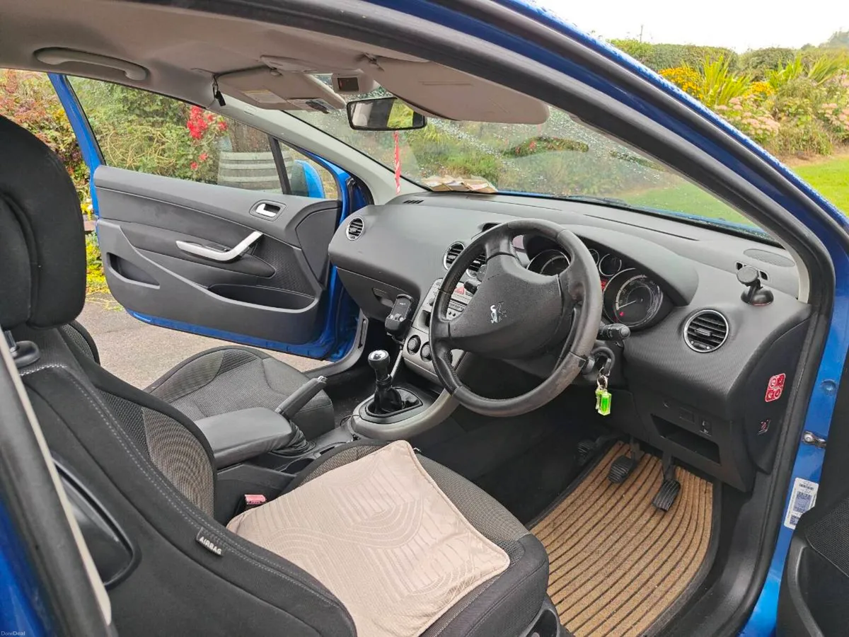 Car - Image 6