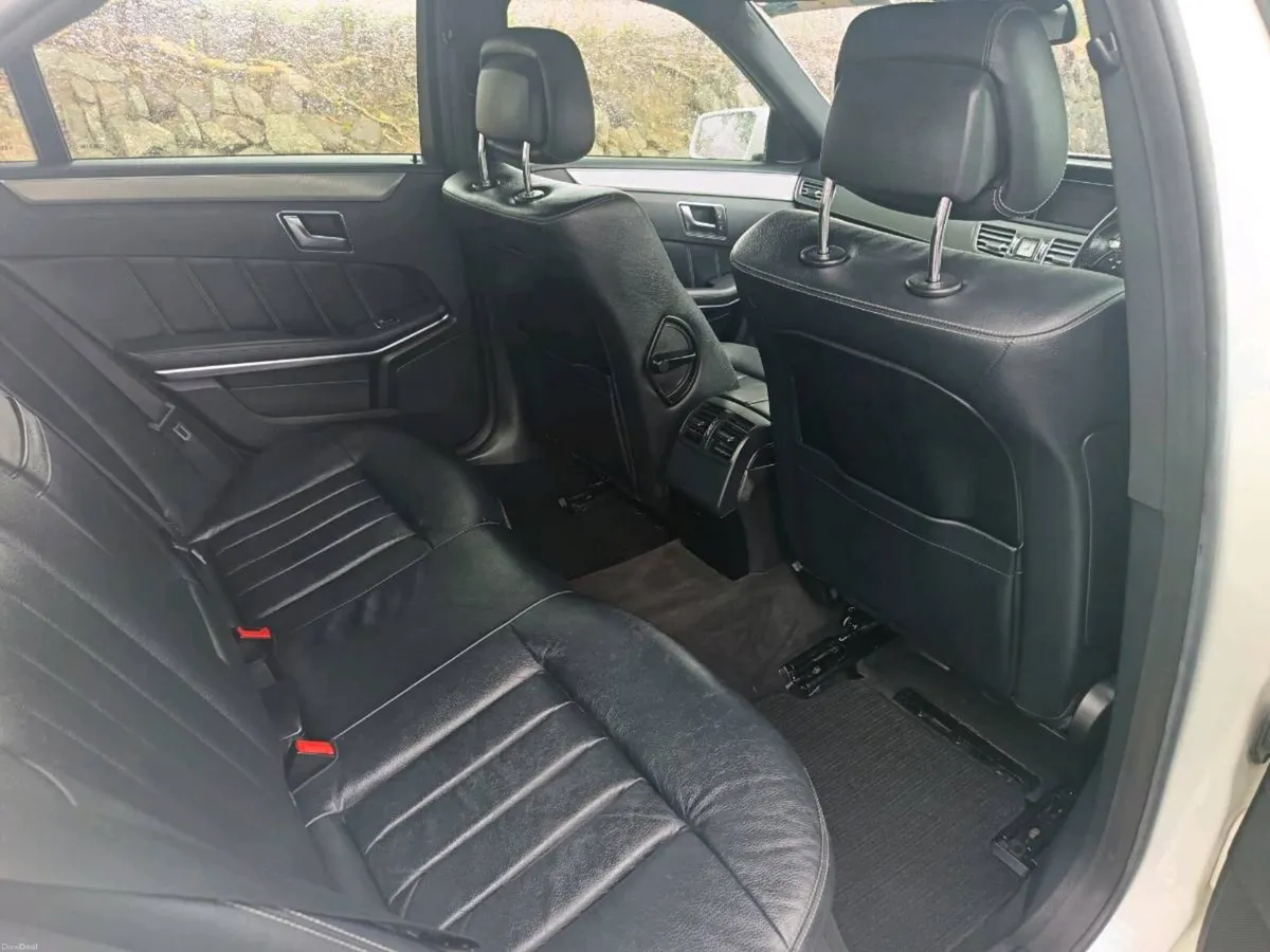 Mercedes E220 6 speed manual - Image 6