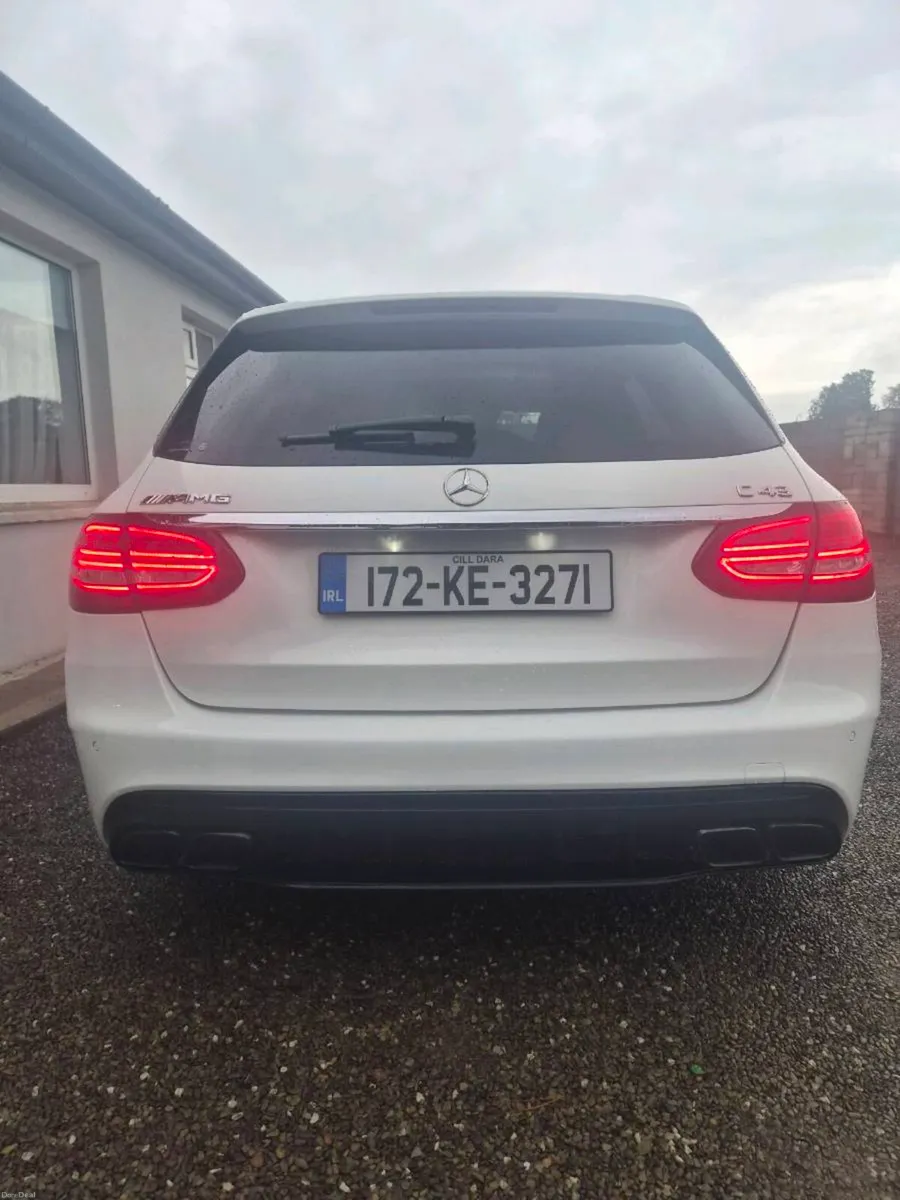Mercedes Benz c class estate - Image 4