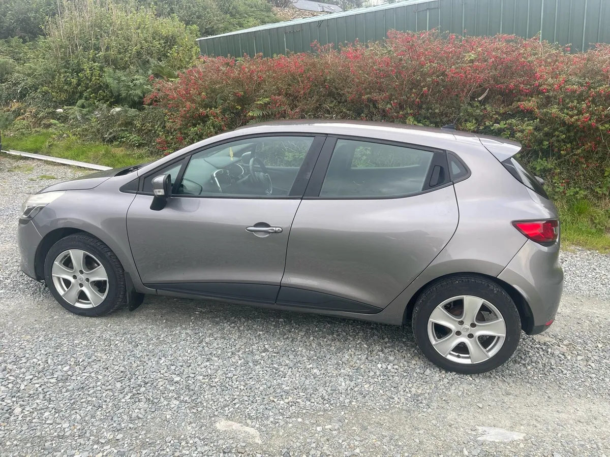 2014 Renault Clio - Image 2