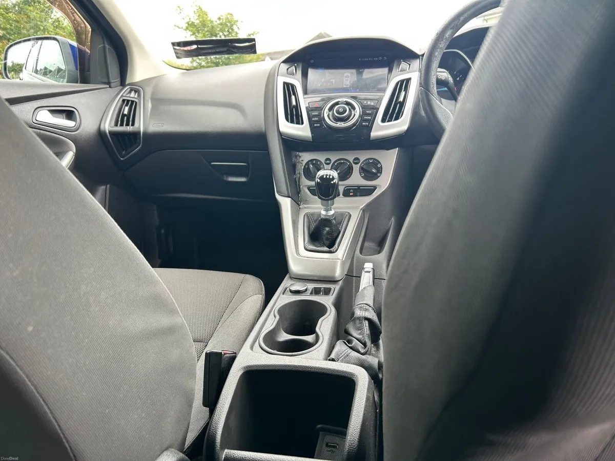 132 Ford Focus 1.6 TDCi 115 bhp high spec model - Image 6