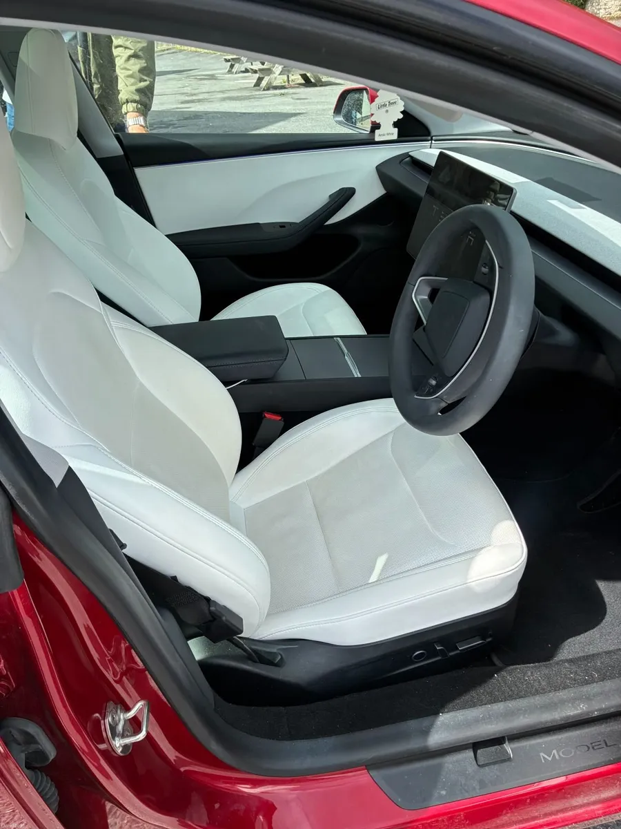 Tesla Model 3 2024 - Image 5