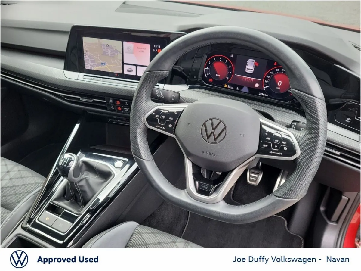 Volkswagen Golf 1.5 TSI 130HP R-Line - Image 2