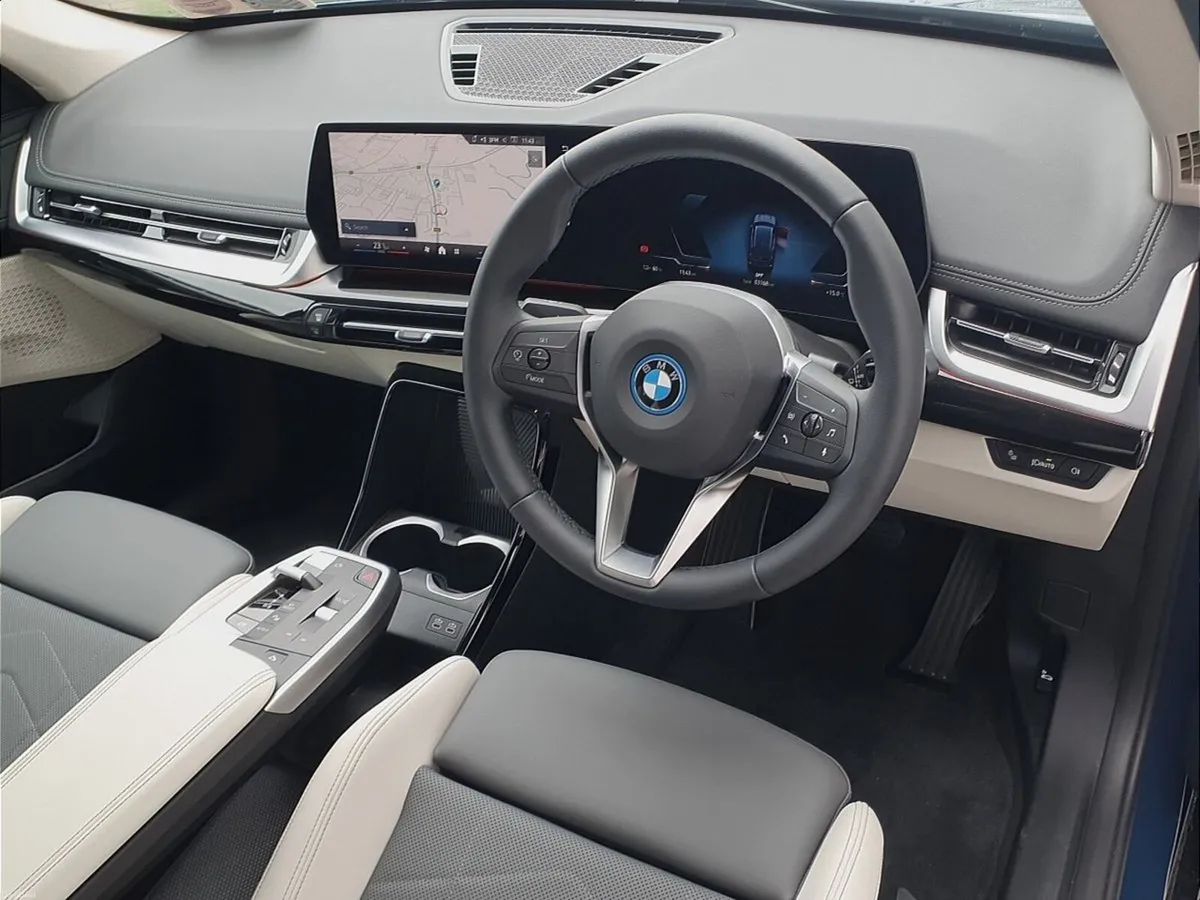 BMW iX1 eDrive20 xLine - Image 6