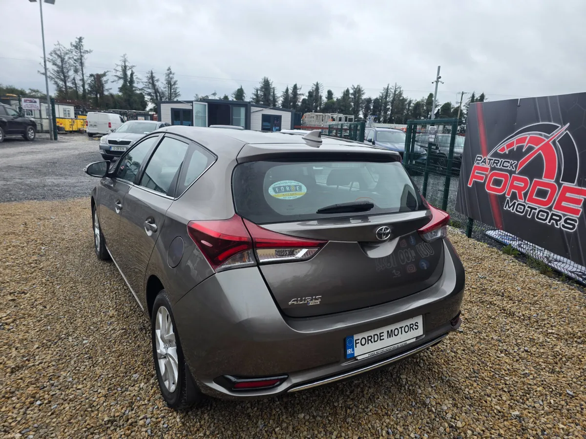 Toyota Auris 2017 - Image 3